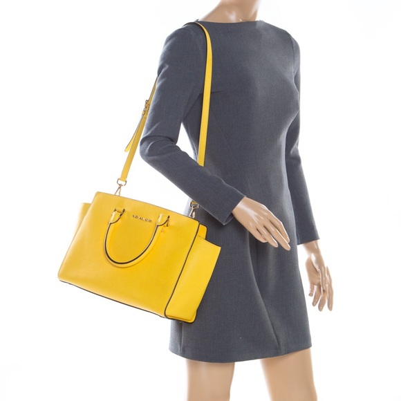 Michael Kors Large Selma in yellow w/dust bag - Picture 7 of 7
